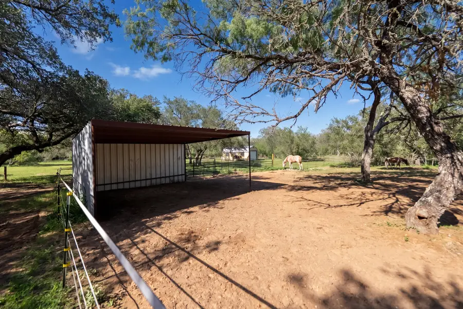 175 Quail Creek Dr., Lytle, TX 78052 - #3