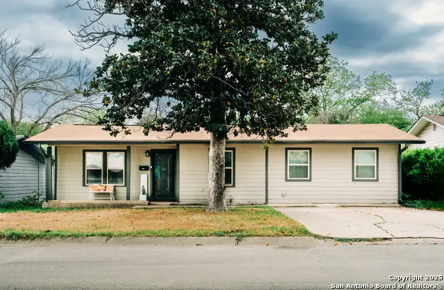 607 Leland St, Kerrville, TX 78028 - #1