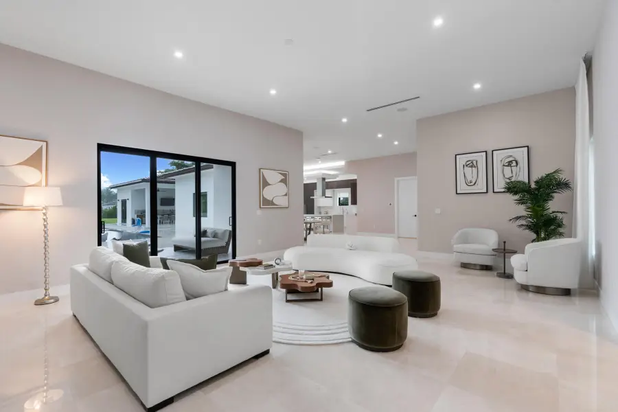 80 NW 129th Ave, Miami, FL 33182 - Image #2