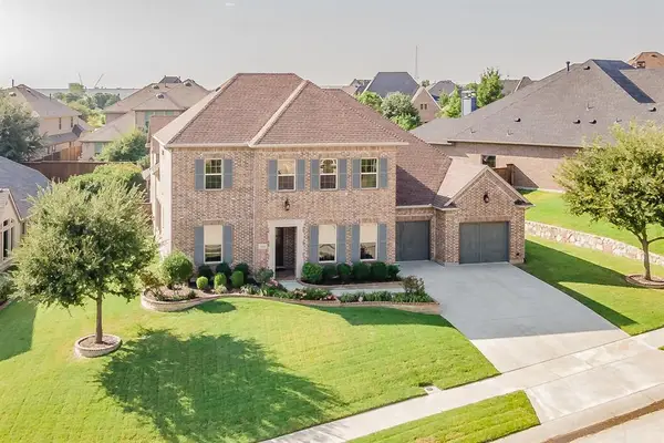 1008 Broadmoor Way, Roanoke, TX 76262