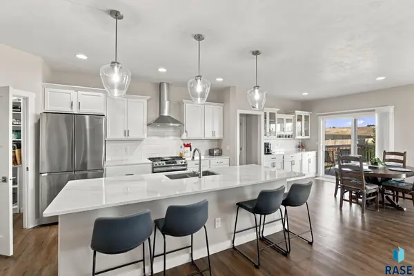8013 E Norway Pine Trl, Sioux Falls, SD 57110