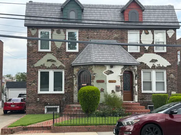 204-11 Murdock Avenue, Saint Albans, NY 11412
