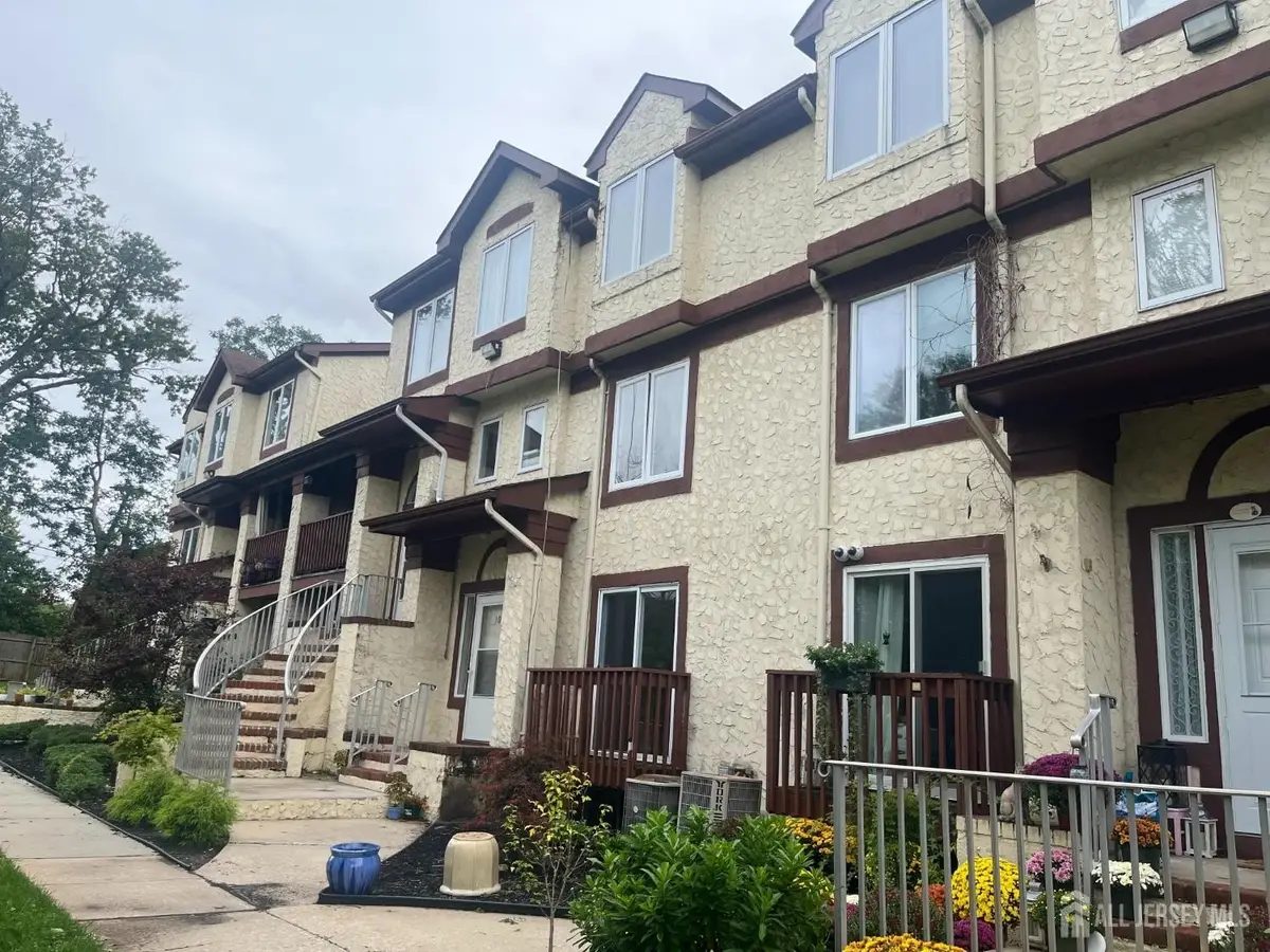 109 MICHAELS Court, Woodbridge, NJ 07095 - #1