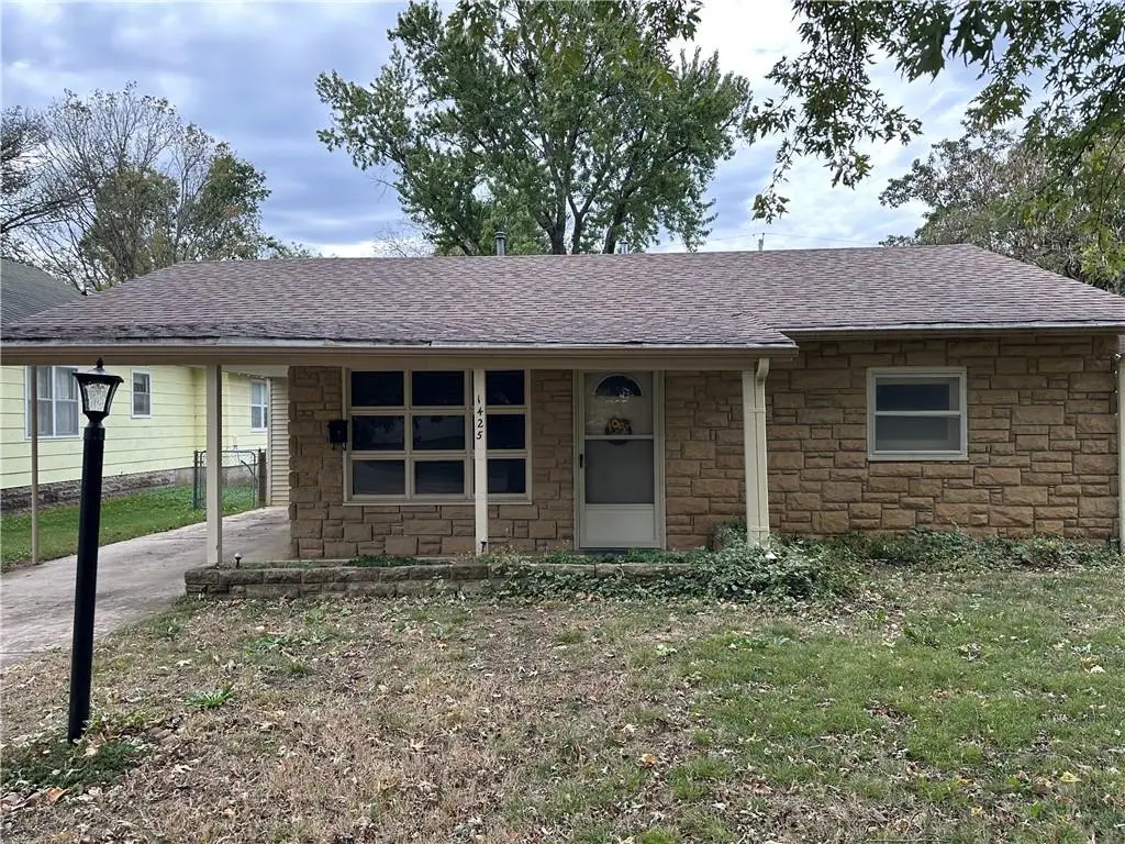 401 W 1st Street, Cherryvale, KS 67335 - #1