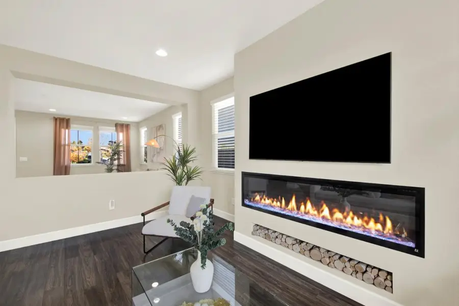 307 Maverick Drive, Vacaville, CA 95687 - Image #2