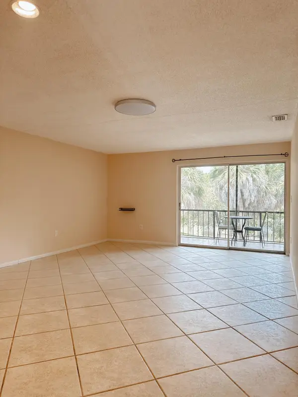 872 SW 9th Street Circle #Unit 201, Boca Raton, FL 33486