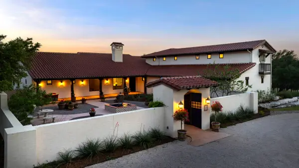 862 Grape Creek Rd, Fredericksburg, TX 78624
