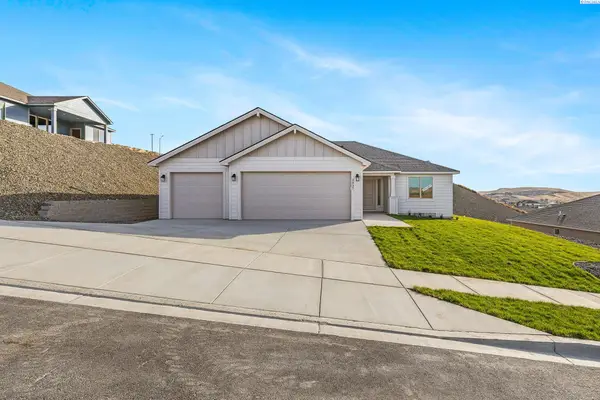 2837 S Osborne St, Kennewick, WA 99338