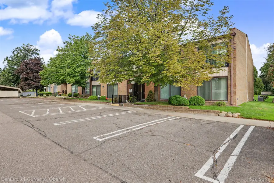 18327 University Park Drive, Livonia, MI 48152 - #2