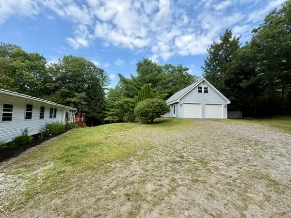 950 China Road, Winslow, ME 04901
