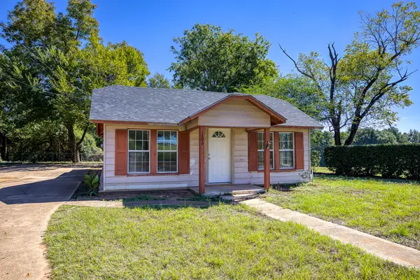 1806 N Link St, Palestine, TX 75801