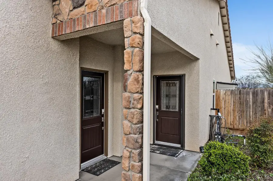 804 S Simon Street, Visalia, CA 93292 - #3