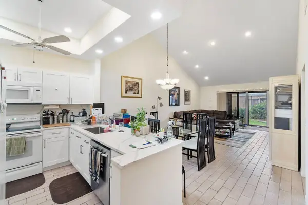 10900 Waterberry Court, Boca Raton, FL 33498