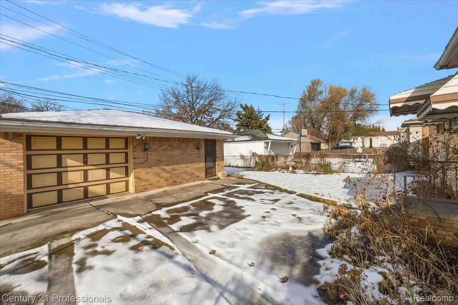 1826 Walnut Street, Dearborn, MI 48124 - Image #3