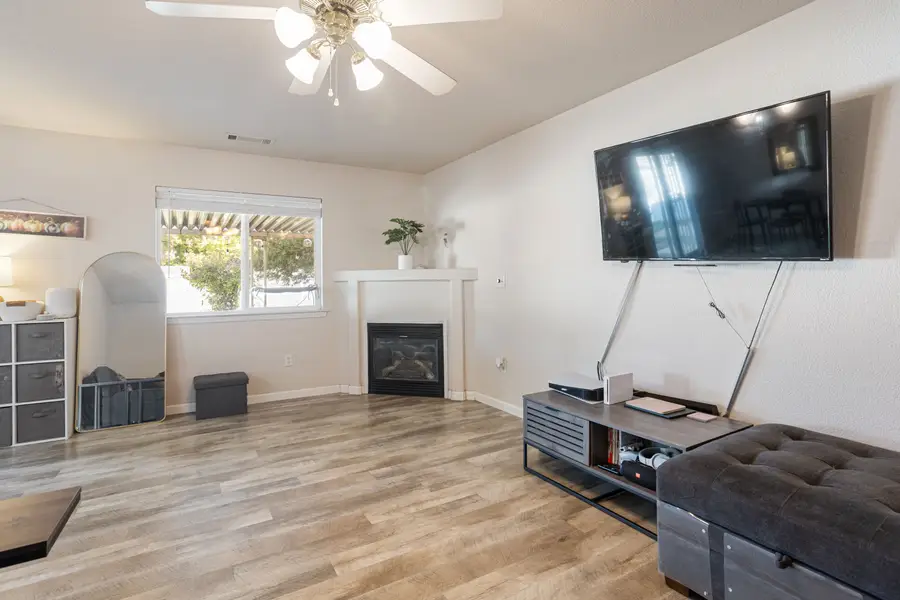 3699 Vinewood Drive, Anderson, CA 96007 - Image #3