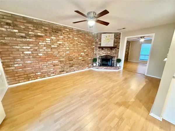 3758 Laura Leigh Drive, Friendswood, TX 77546