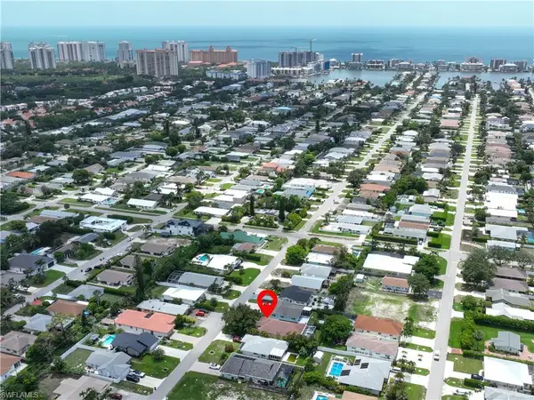 725 95th AVE N, NAPLES, FL 34108