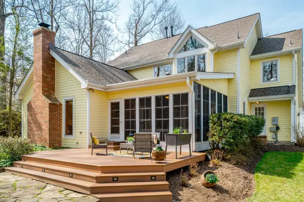 200 N Underwood St, FALLS CHURCH, VA 22046