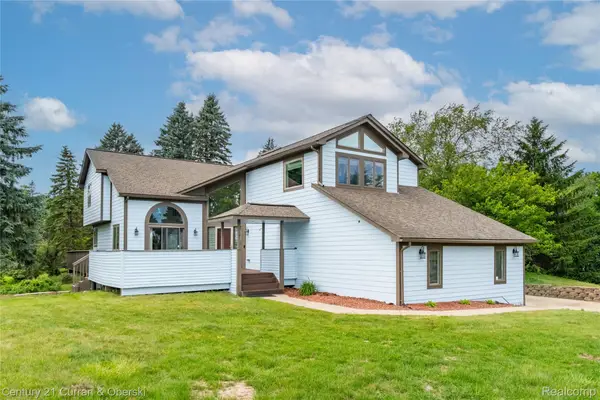 1083 N Livernois Road, Rochester Hills, MI 48306