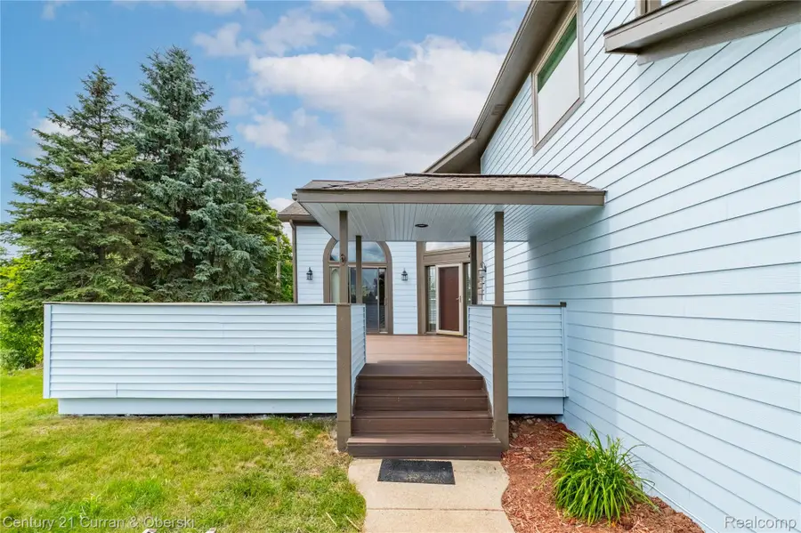 1083 N Livernois Road, Rochester Hills, MI 48306 - #2