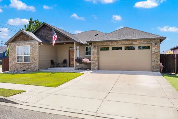 2003 NW 17th St, BattleGround, WA 98604