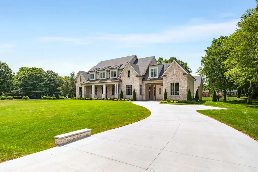 8115 Devens Dr, Brentwood, TN 37027 - Image #2
