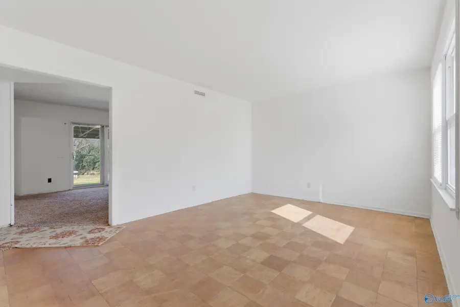 3716 Jamestown Road Nw, Huntsville, AL 35810 - #3