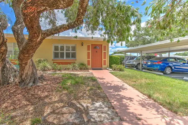 401 Dorchester Place #49, SUN CITY CENTER, FL 33573