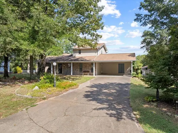 2606 W Hillview Drive, Dalton, GA 30721
