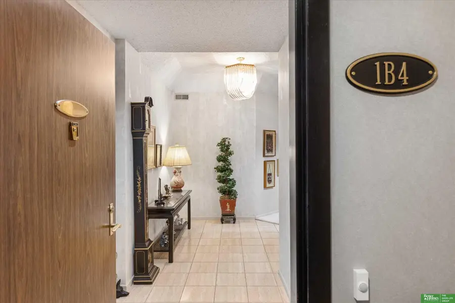 770 N 93rd Street #1B4, Omaha, NE 68114 - #3