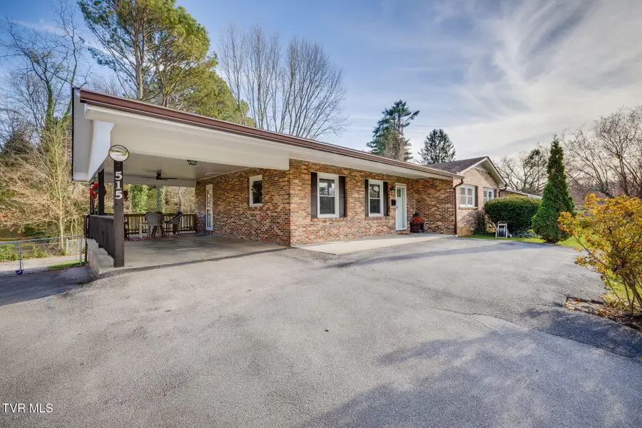 515 Ravenwood Drive, Johnson City, TN 37604 - #2