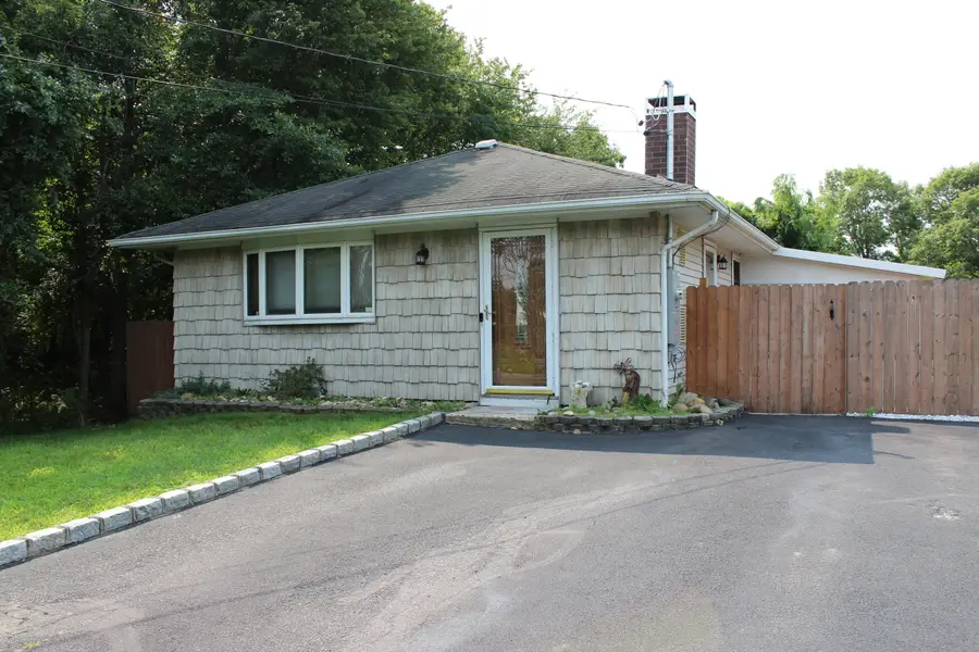92 Lombardy Drive, Shirley, NY 11967 - #2