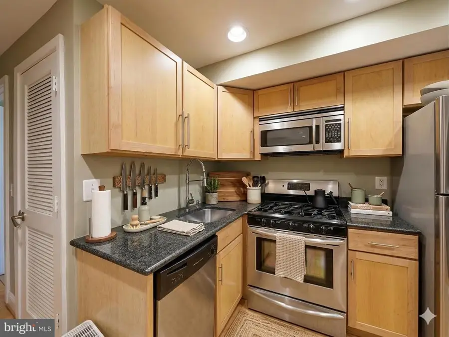 6 Rhode Island Avenue NW , 2, Washington, DC 20001 - #3