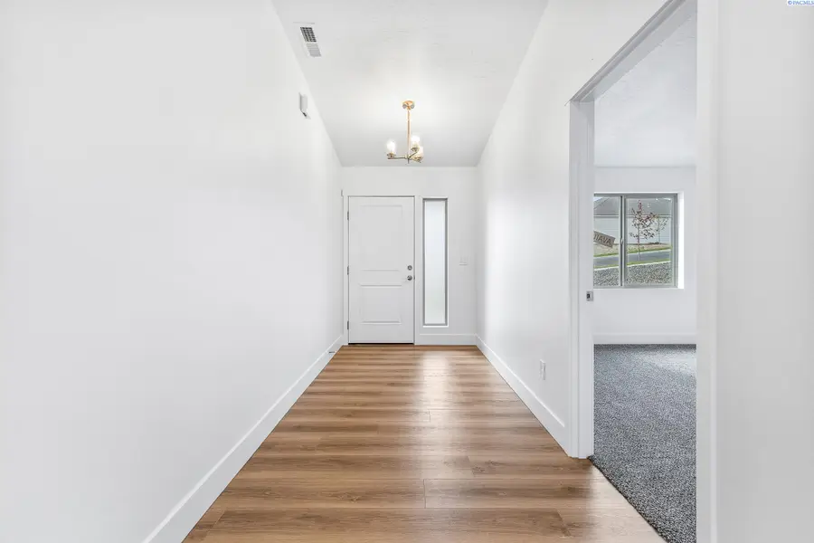 2835 S Penn St, Kennewick, WA 99338 - #3