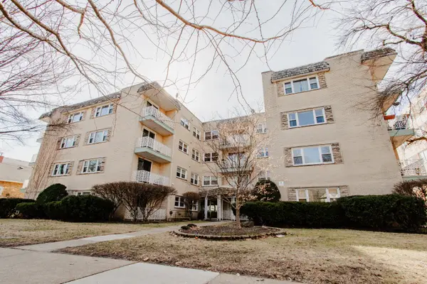 710 Oakton Street #304, Evanston, IL 60202