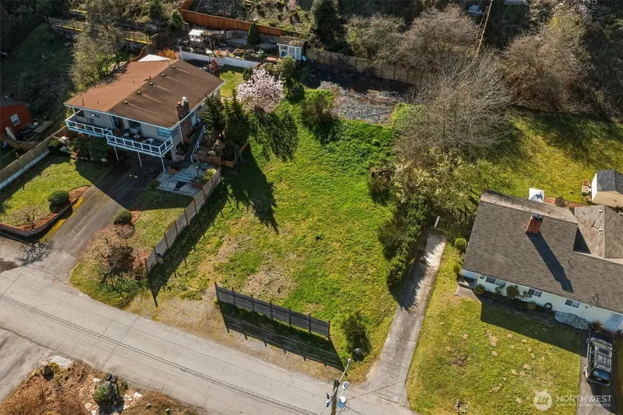 9017 3rd Avenue Sw, Seattle, WA 98106 - #2