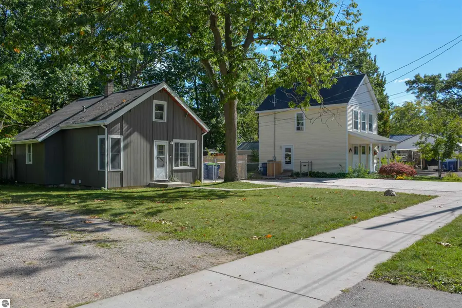 1029 Grant ST, Traverse City, MI 49686 - #3