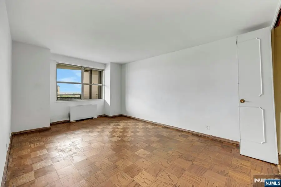 2077 Center Avenue 20C, Fort Lee, NJ 07024 - #2