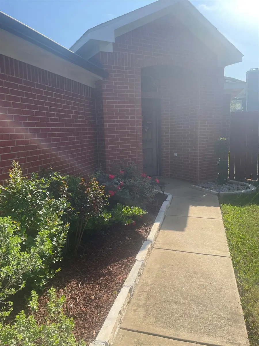 1825 Kingsbrook Trail, Fort Worth, TX 76120 - #2