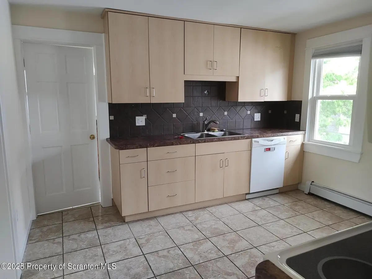 610 Avery Place #2nd Flr, Dunmore, PA 18512 - #1