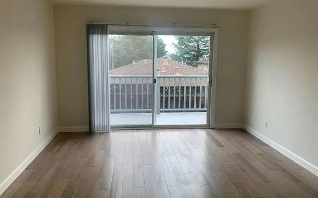 885 Laurel Avenue, Belmont, CA 94002 - #2