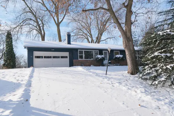 148X Ridgeview Lane, Wayzata, MN 55391