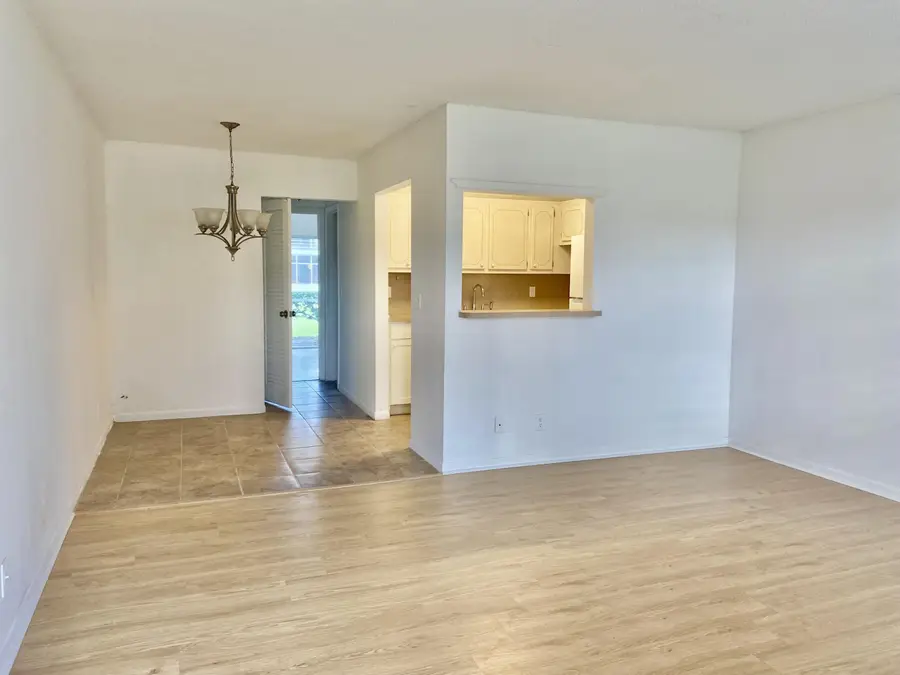10 Waltham A #A, West Palm Beach, FL 33417 - #2