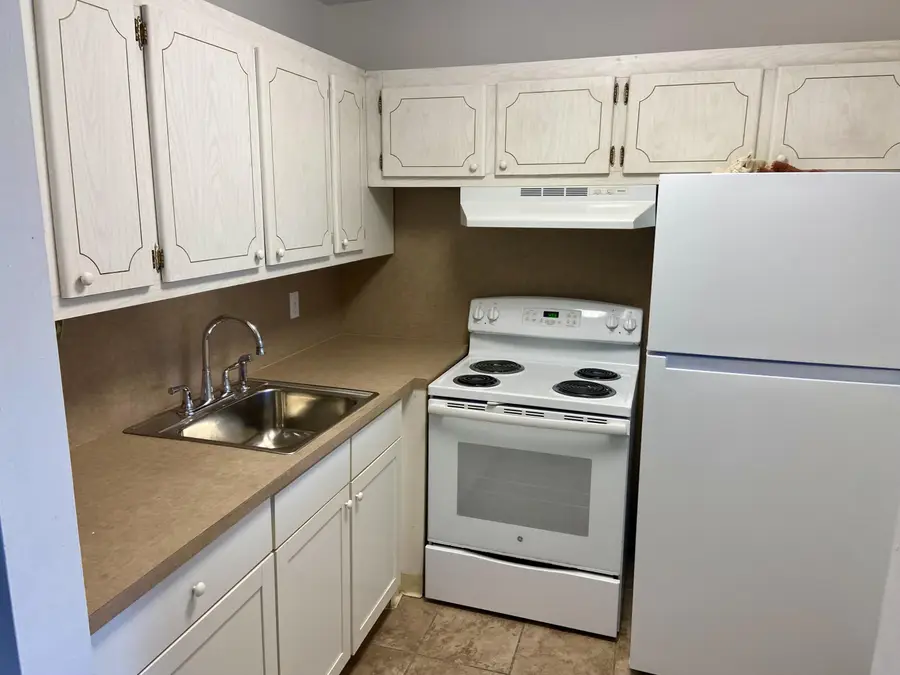 10 Waltham A #A, West Palm Beach, FL 33417 - #3