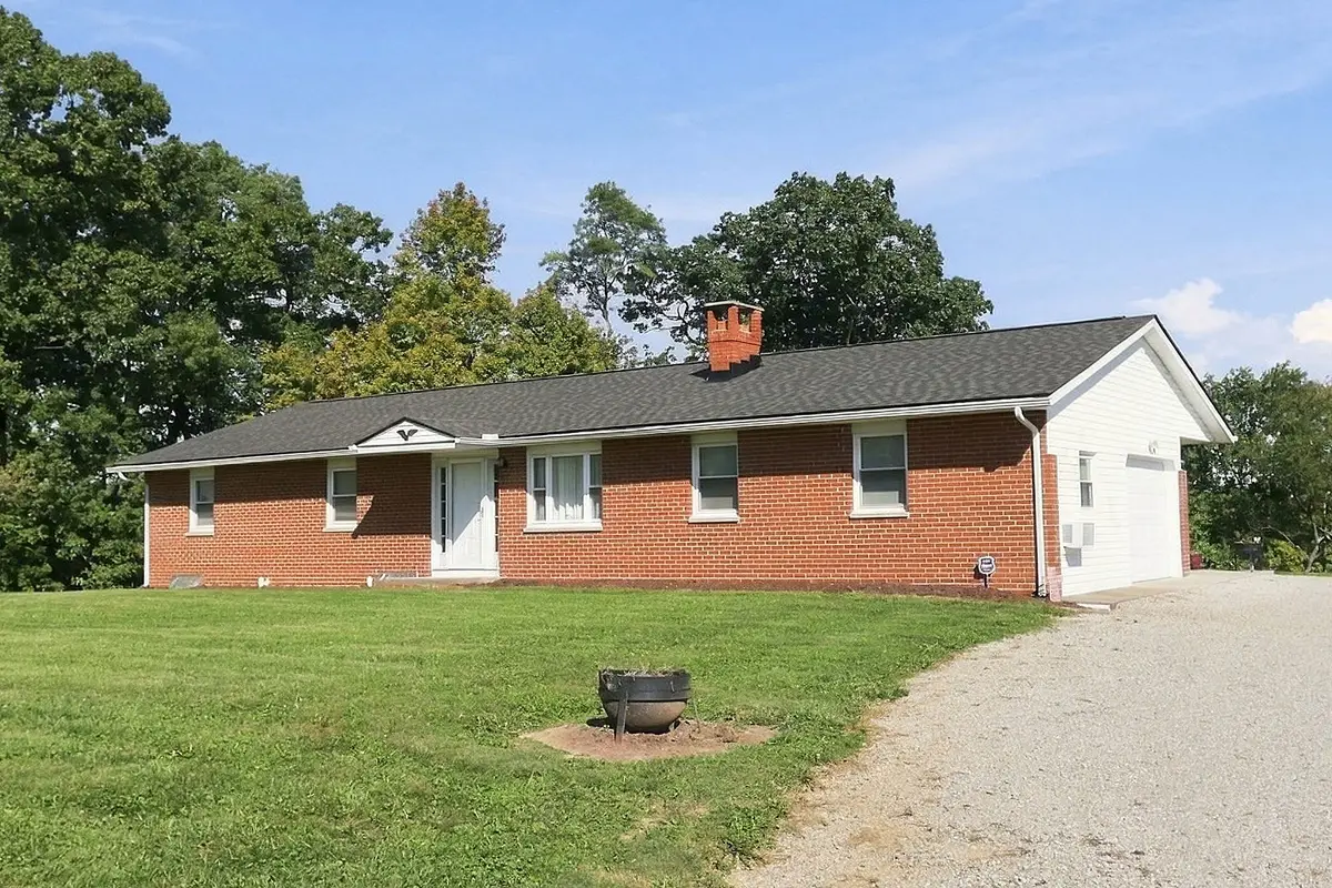 6270 Indian Run Road Ne, Pleasantville, OH 43148 - #1