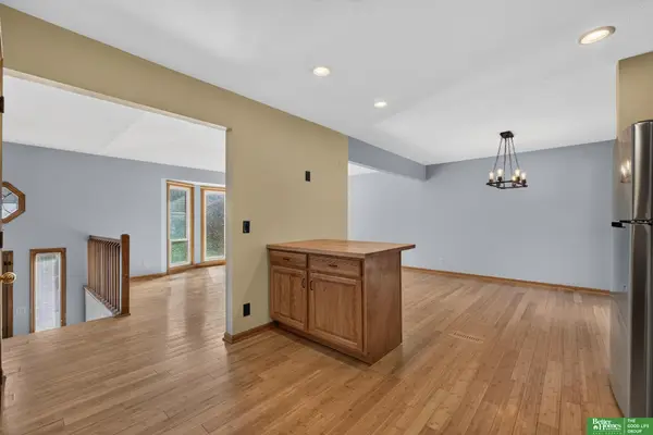 15240 Pasadena Avenue, Omaha, NE 68144