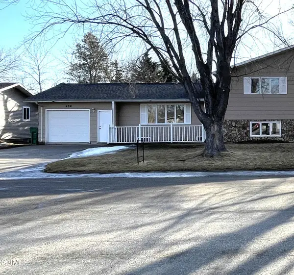 490 Joal Drive, Carrington, ND 58421
