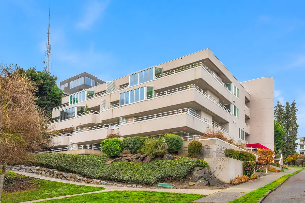 1231 5th Avenue N #204, Seattle, WA 98109 - Image #1