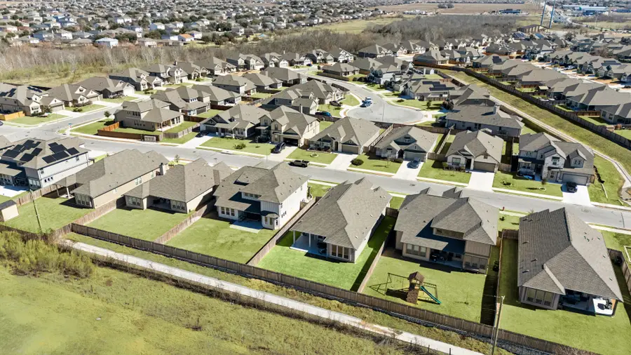 310 Westfield St, Hutto, TX 78634 - #3