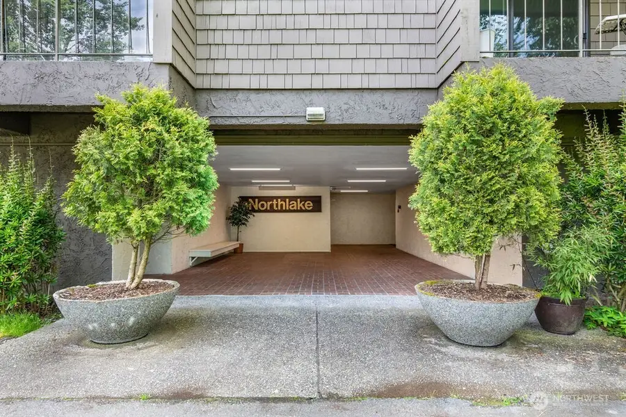 6858 139th Avenue , 700, Redmond, WA 98052 - #2